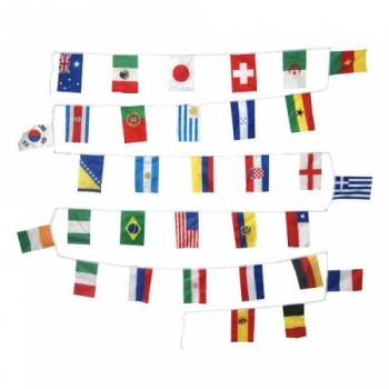 Wimpelkette mit 32 Länder-Fahnen